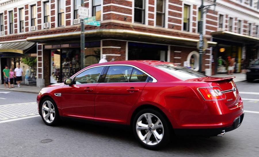  Ford Taurus SHO 2010 года  (фото 201 из 248)